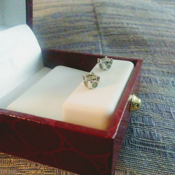 14k WG diamond stud earrings! - Picture 2 of 4